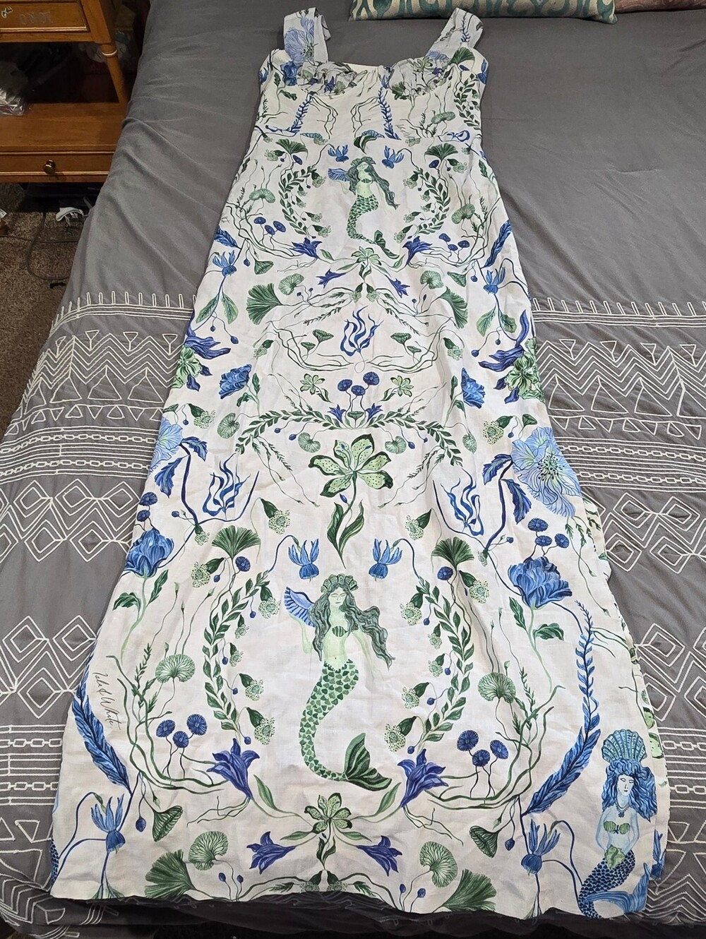 Isla & White Clio Maxi Dress In Oceanid Mermaid Print Size Large